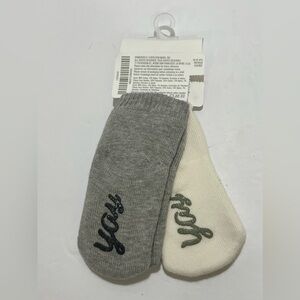 GYMBOREE ✨baby 🧦✨socks 2 pairs 👶🍼0-6 months